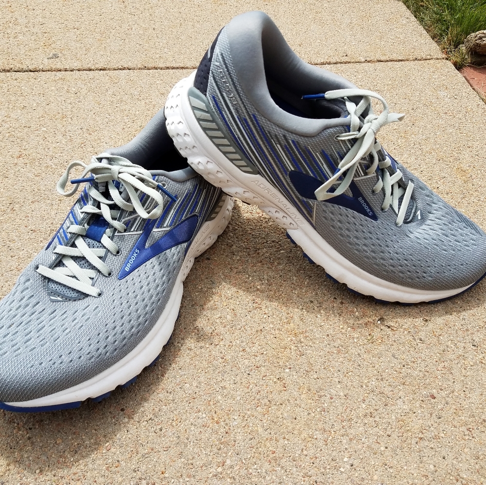 Brooks Adrenaline GTS 19 NARROW size 12